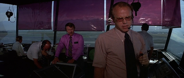 Airport 1975 (1974) Full Movie 300MB 700MB BRRip BluRay DVDrip DVDScr HDRip AVI MKV MP4 3GP Free Download pc movies