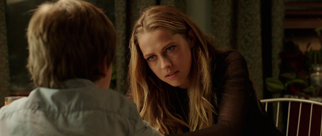 Lights Out 2016 Full Movie 300MB 700MB BRRip BluRay DVDrip DVDScr HDRip AVI MKV MP4 3GP Free Download pc movies