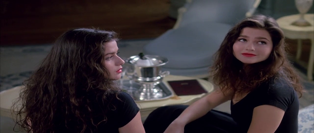 Dead Ringers 1988 Full Movie Free Download And Watch Online In HD brrip bluray dvdrip 300mb 700mb 1gb