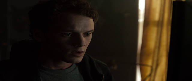 Fright Night 2011 Full Movie 300MB 700MB BRRip BluRay DVDrip DVDScr HDRip AVI MKV MP4 3GP Free Download pc movies