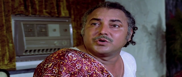 Namak Haraam 1973 Full Movie 300MB 700MB BRRip BluRay DVDrip DVDScr HDRip AVI MKV MP4 3GP Free Download pc movies