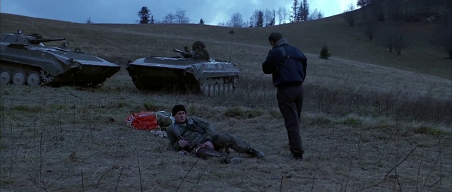 Behind Enemy Lines 2001 Full Movie 300MB 700MB BRRip BluRay DVDrip DVDScr HDRip AVI MKV MP4 3GP Free Download pc movies