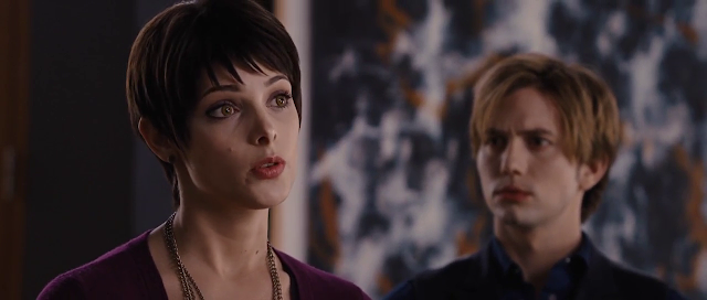 The Twilight Saga Breaking Dawn Part 1 (2011) Full Movie 300MB 700MB BRRip BluRay DVDrip DVDScr HDRip AVI MKV MP4 3GP Free Download pc movies